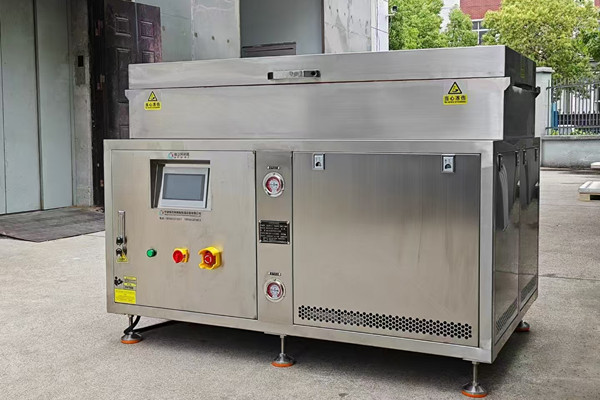 皇冠hg1088-152℃超低温淬火冷冻箱，极致低温技术开启工业冷冻新时代
